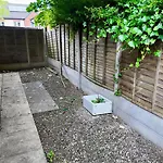 2Bdroom City Center House Perfect For Contractors